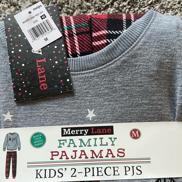 Merry Land Kids’ 2 Piece Winter/Holiday Themed Pajamas - 3 Sets Available - Picture 9 of 11